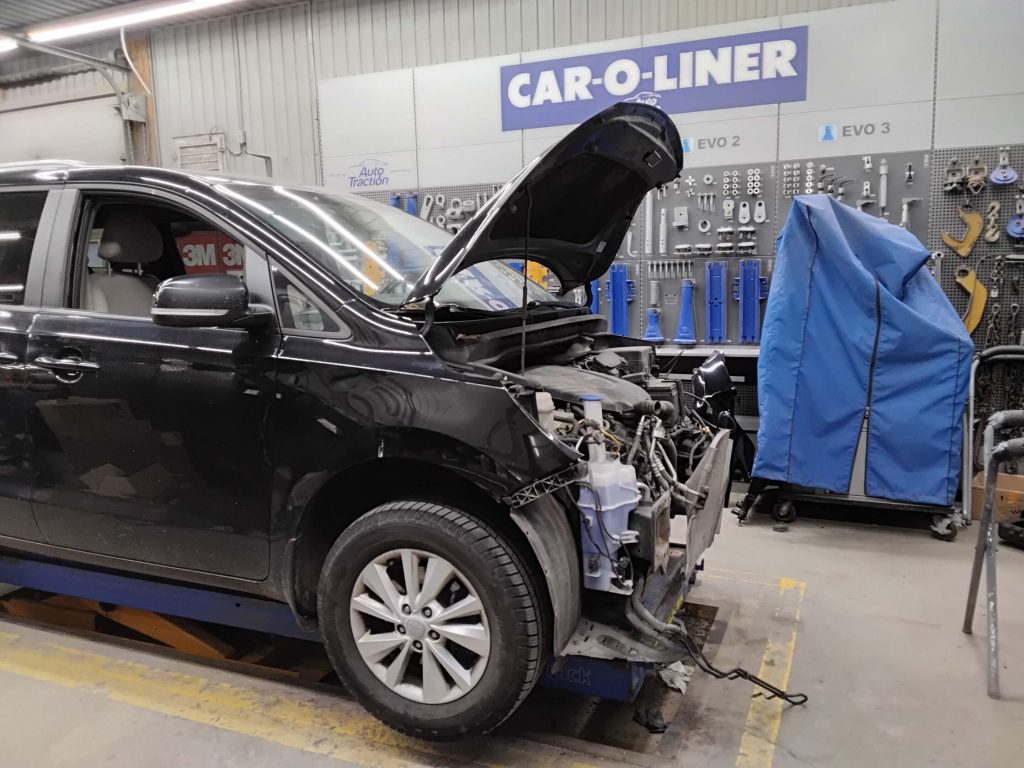 Réparation de carrosserie automobile dans l’atelier de CarrXpert Charny